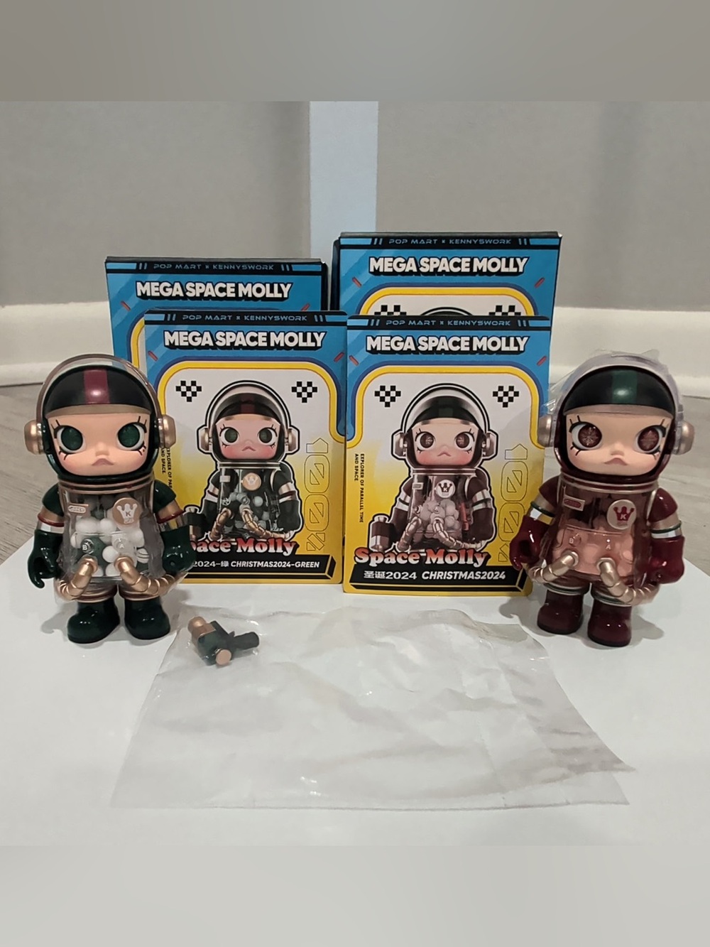 POP MART Mega Space Molly Christmas 2024 Set Green Special + Red (No Space Gun)